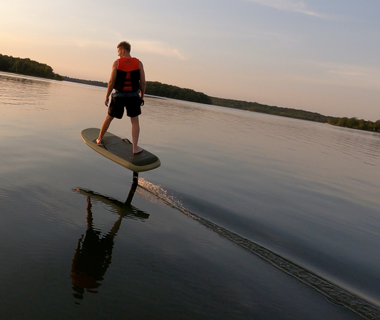 WI efoil demo, MN efoil demo, Minnesota, Wisconsin, Flying surfboard demo, efoil experience, efoil demo near me, ride flying surfboard, ride efoil